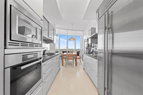 Condo in Sunny Isles Beach, Florida, 2 bedrooms  № 1790741 - photo 3