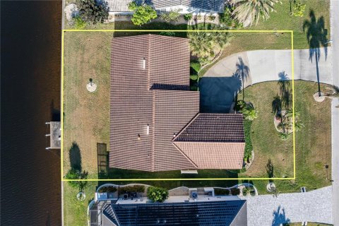 House in Punta Gorda, Florida 3 bedrooms, 161.65 sq.m. № 1535721 - photo 15