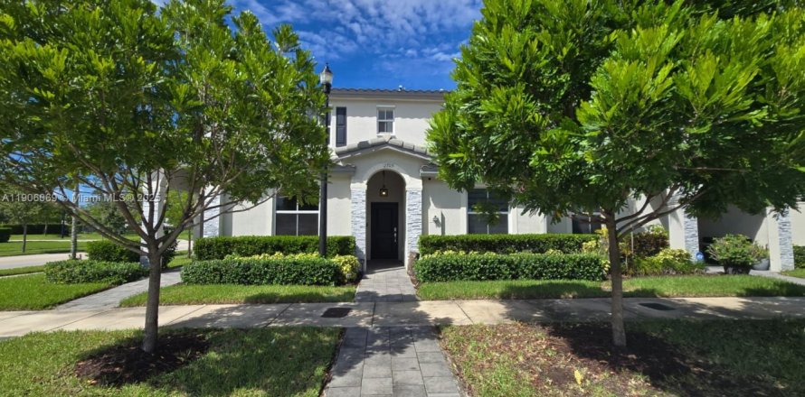 Adosado en Homestead, Florida 3 dormitorios, 123.37 m2 № 1956680