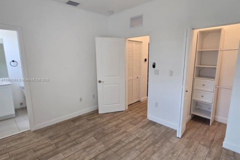 Adosado en alquiler en Homestead, Florida, 3 dormitorios, 123.37 m2 № 1956680 - foto 16