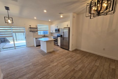 Adosado en alquiler en Homestead, Florida, 3 dormitorios, 123.37 m2 № 1956680 - foto 4