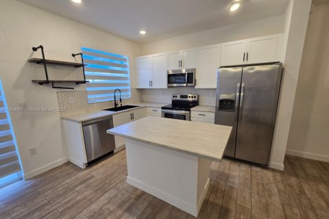 Adosado en alquiler en Homestead, Florida, 3 dormitorios, 123.37 m2 № 1956680 - foto 6