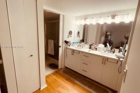 Condo in Pembroke Pines, Florida, 2 bedrooms № 2030798 - photo 13