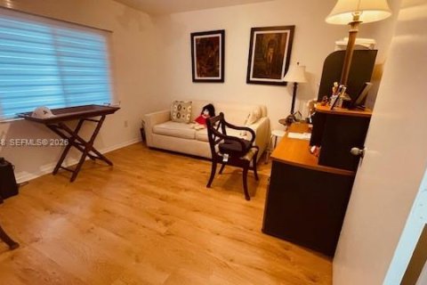 Condo in Pembroke Pines, Florida, 2 bedrooms № 2030798 - photo 20