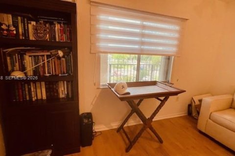 Condo in Pembroke Pines, Florida, 2 bedrooms № 2030798 - photo 23