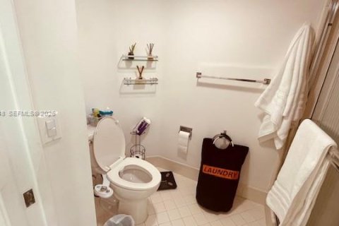 Condo in Pembroke Pines, Florida, 2 bedrooms № 2030798 - photo 16