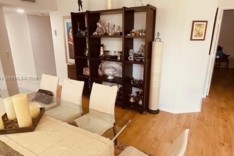 Condo in Pembroke Pines, Florida, 2 bedrooms № 2030798 - photo 7