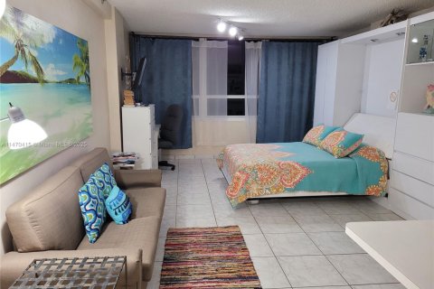 Appartement à louer à Miami Beach, Floride: 46.45 m2 № 1860042 - photo 2