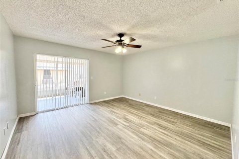 Condo in Winter Haven, Florida, 2 bedrooms  № 1636477 - photo 14