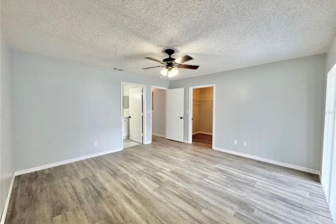 Condo in Winter Haven, Florida, 2 bedrooms  № 1636477 - photo 16