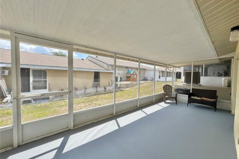 Condo in Winter Haven, Florida, 2 bedrooms  № 1636477 - photo 24