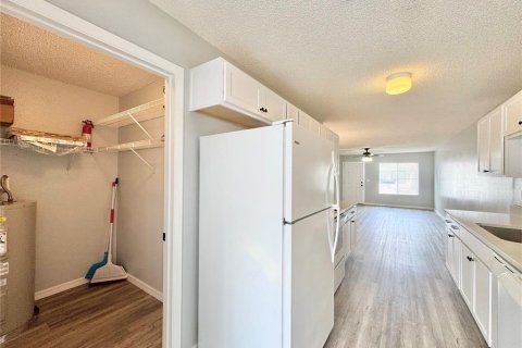 Condo in Winter Haven, Florida, 2 bedrooms  № 1636477 - photo 8