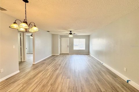 Condo in Winter Haven, Florida, 2 bedrooms  № 1636477 - photo 12