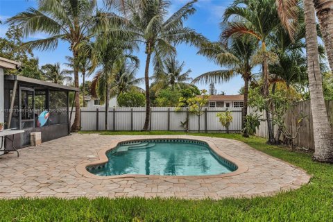 House in Homestead, Florida 3 bedrooms, 120.03 sq.m. № 1791095 - photo 23