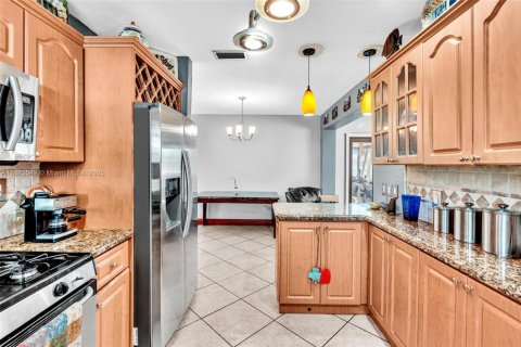 House in Homestead, Florida 3 bedrooms, 120.03 sq.m. № 1791095 - photo 10