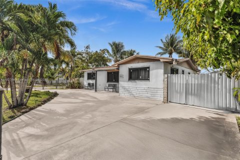 House in Homestead, Florida 3 bedrooms, 120.03 sq.m. № 1791095 - photo 3