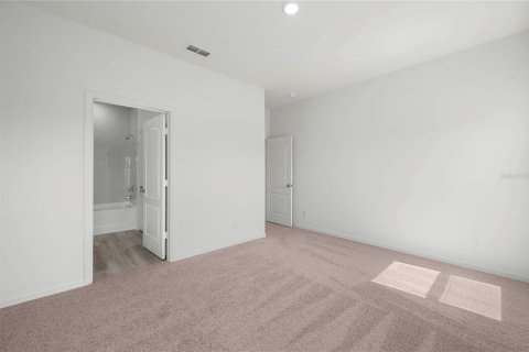 House in Lake Alfred, Florida 3 bedrooms, 114.36 sq.m. № 2122075 - photo 17