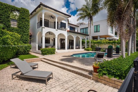 Villa ou maison à louer à Fort Lauderdale, Floride: 4 chambres, 433.39 m2 № 1977251 - photo 24