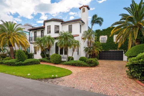 Villa ou maison à louer à Fort Lauderdale, Floride: 4 chambres, 433.39 m2 № 1977251 - photo 2