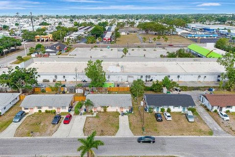 Immobilier commercial à vendre à Bradenton, Floride: 4 chambres, 139.35 m2 № 1684674 - photo 22