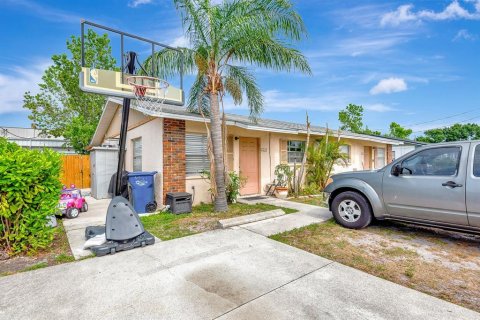 Immobilier commercial à vendre à Bradenton, Floride: 4 chambres, 139.35 m2 № 1684674 - photo 4