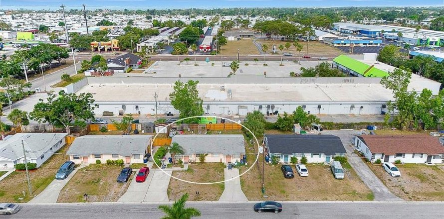 Immobilier commercial à Bradenton, Floride 4 chambres, 139.35 m2 № 1684674