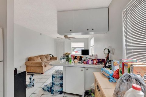 Immobilier commercial à vendre à Bradenton, Floride: 4 chambres, 139.35 m2 № 1684674 - photo 11