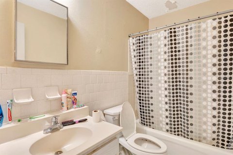 Immobilier commercial à vendre à Bradenton, Floride: 4 chambres, 139.35 m2 № 1684674 - photo 12