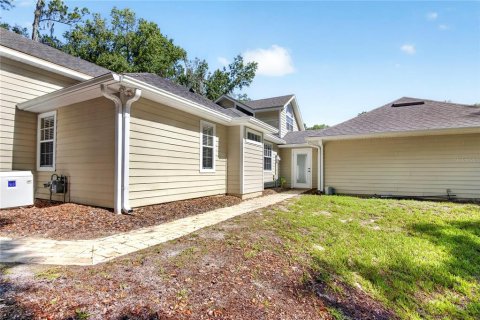 House in Gainesville, Florida 4 bedrooms, 339.56 sq.m. № 2225328 - photo 12