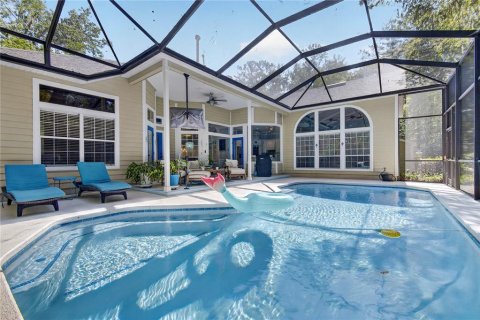 House in Gainesville, Florida 4 bedrooms, 339.56 sq.m. № 2225328 - photo 19