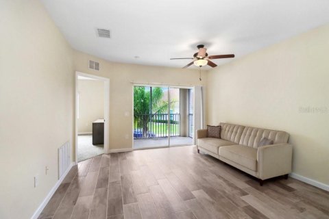 Condo in Wesley Chapel, Florida, 3 bedrooms  № 1872806 - photo 8