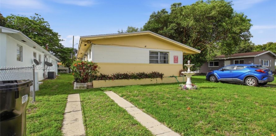 Casa en North Miami Beach, Florida 2 dormitorios, 69.68 m2 № 2074648