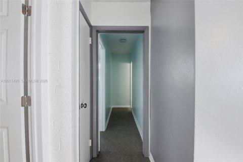 Casa en alquiler en North Miami Beach, Florida, 2 dormitorios, 69.68 m2 № 2074648 - foto 7