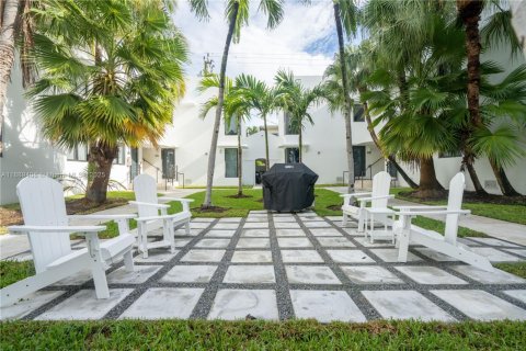 Appartement à louer à Miami Beach, Floride: 2 chambres, 76.74 m2 № 1938559 - photo 2