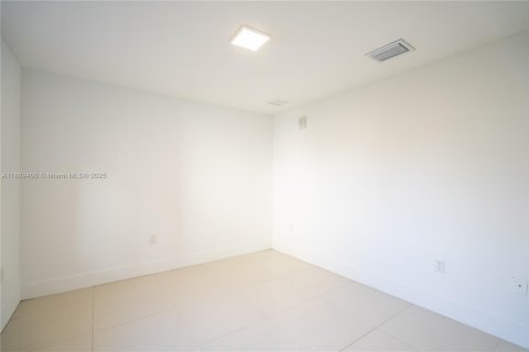 Appartement à louer à Miami Beach, Floride: 2 chambres, 76.74 m2 № 1938559 - photo 10