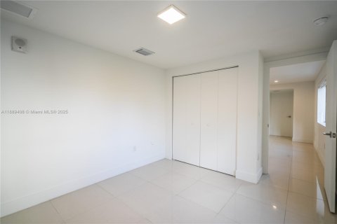 Appartement à louer à Miami Beach, Floride: 2 chambres, 76.74 m2 № 1938559 - photo 12