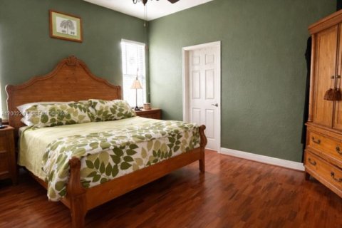 Купить виллу или дом в Хомстед, Флорида 4 спальни, 197.14м2, № 2067719 - фото 12