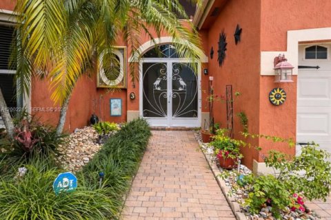 Купить виллу или дом в Хомстед, Флорида 4 спальни, 197.14м2, № 2067719 - фото 5