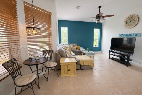 Купить виллу или дом в Хомстед, Флорида 4 спальни, 197.14м2, № 2067719 - фото 11