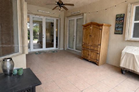 Купить виллу или дом в Хомстед, Флорида 4 спальни, 197.14м2, № 2067719 - фото 14