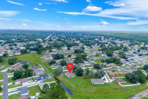 House in Kissimmee, Florida 4 bedrooms, 173.91 sq.m. № 2259130 - photo 3