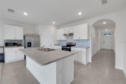 House in Kissimmee, Florida 4 bedrooms, 173.91 sq.m. № 2259130 - photo 5