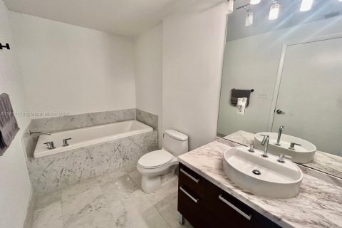 Купить кондоминиум в Майами, Флорида 1 спальня, 74.88м2, № 1967200 - фото 13