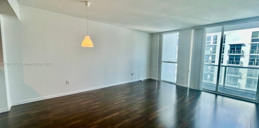 Кондоминиум с 1 спальней в Майами, Флорида № 1967200