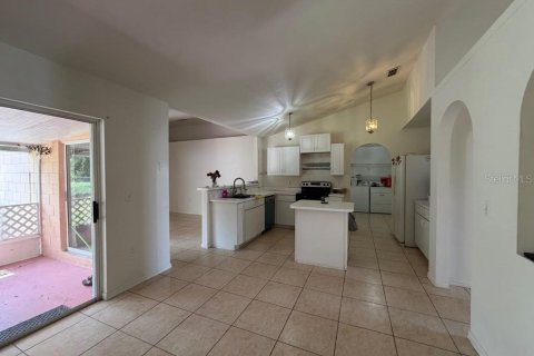 Villa ou maison à louer à Kissimmee, Floride: 4 chambres, 153.47 m2 № 2390874 - photo 4
