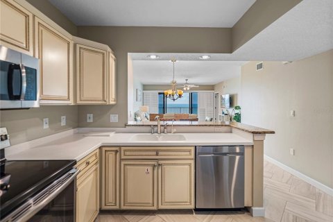 Купить кондоминиум в Норт-Редингтон-Бич, Флорида 7 комнат, 142.51м2, № 1908618 - фото 15