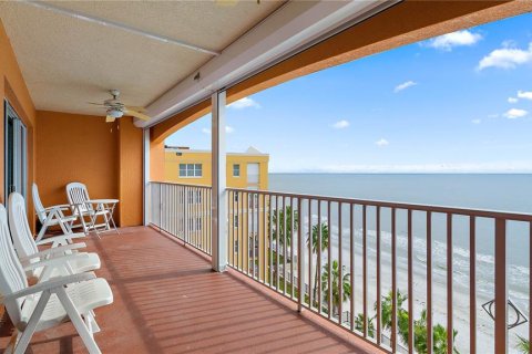 Купить кондоминиум в Норт-Редингтон-Бич, Флорида 7 комнат, 142.51м2, № 1908618 - фото 1