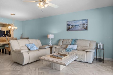 Купить кондоминиум в Норт-Редингтон-Бич, Флорида 7 комнат, 142.51м2, № 1908618 - фото 8