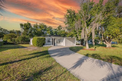 House in Apopka, Florida 3 bedrooms, 102.29 sq.m. № 2349684