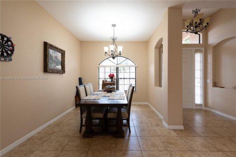Casa en venta en Kissimmee, Florida, 3 dormitorios, 159.7 m2 № 1867371 - foto 15